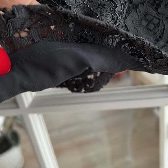 LOFT lace top with ruffle sleeves - Picture 4 of 6